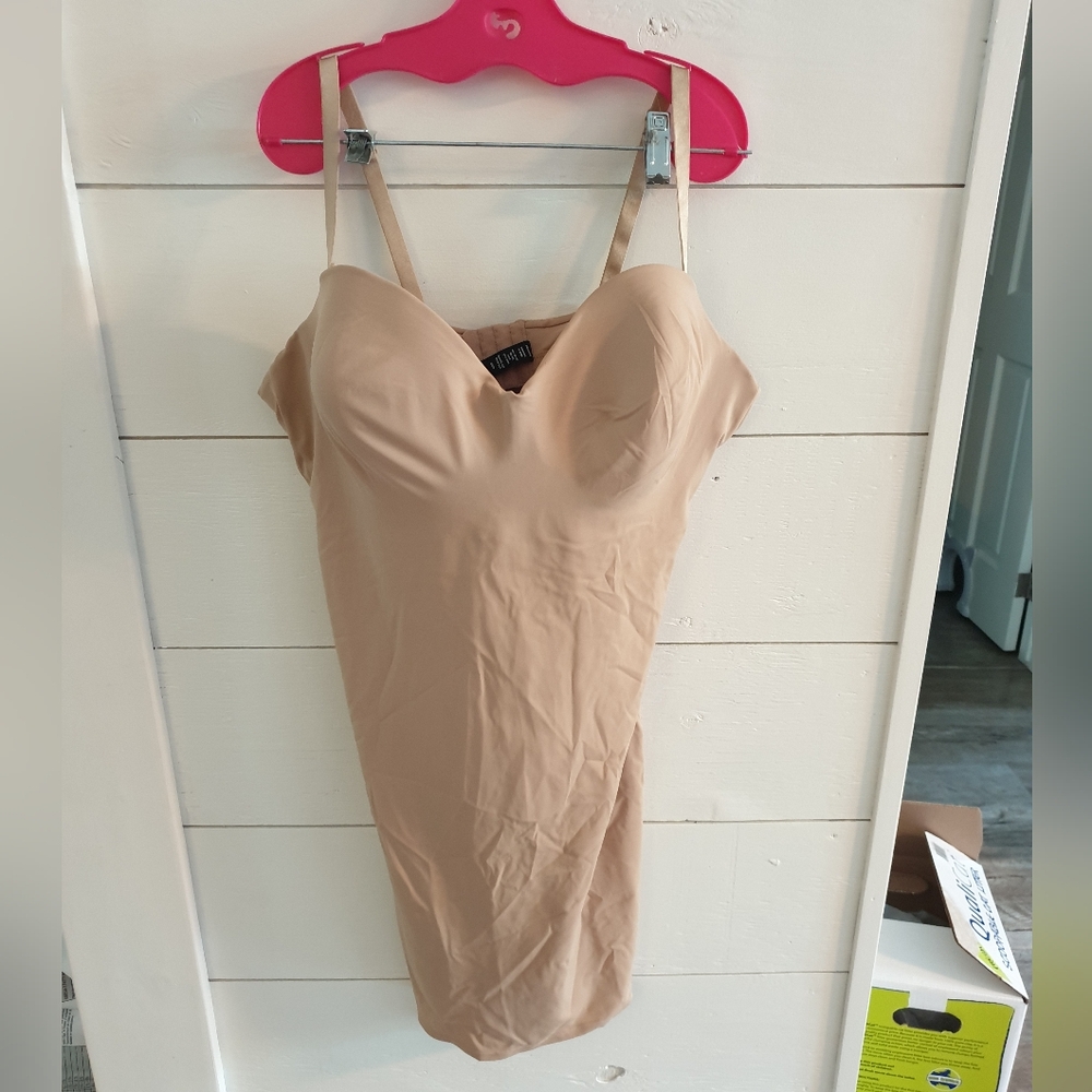 40DD BodySlimmers shape wear.